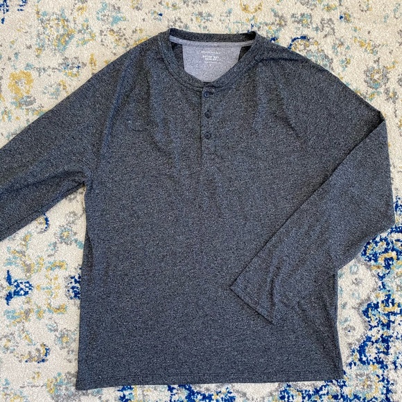 NWOT Banana Republic Quick Dry Henleys